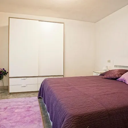 Catrosse Sleeps 11 With Pool And Air Con