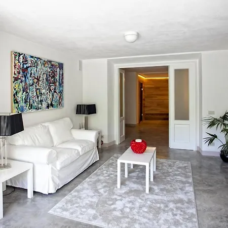 Catrosse Sleeps 11 With Pool And Air Con *