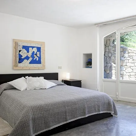 Catrosse Sleeps 11 With Pool And Air Con